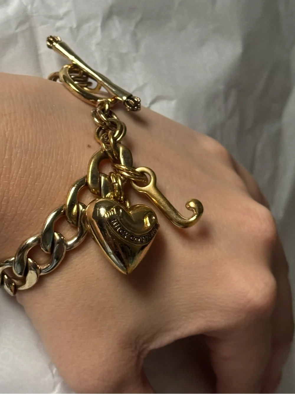 Vintage Y2K Juicy Couture Gold Heart Charm Toggle Chain Bracelet
